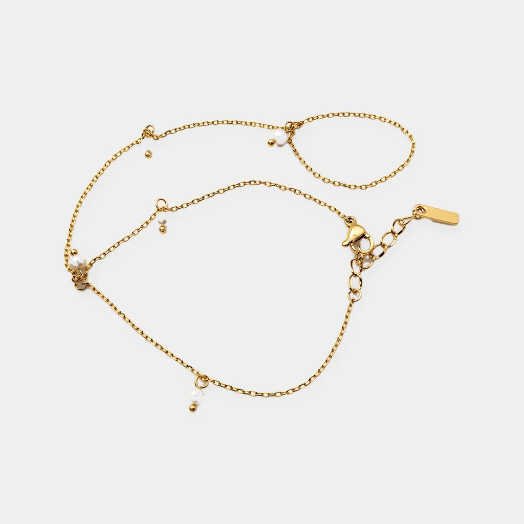 Capri Pearl Hand Chain