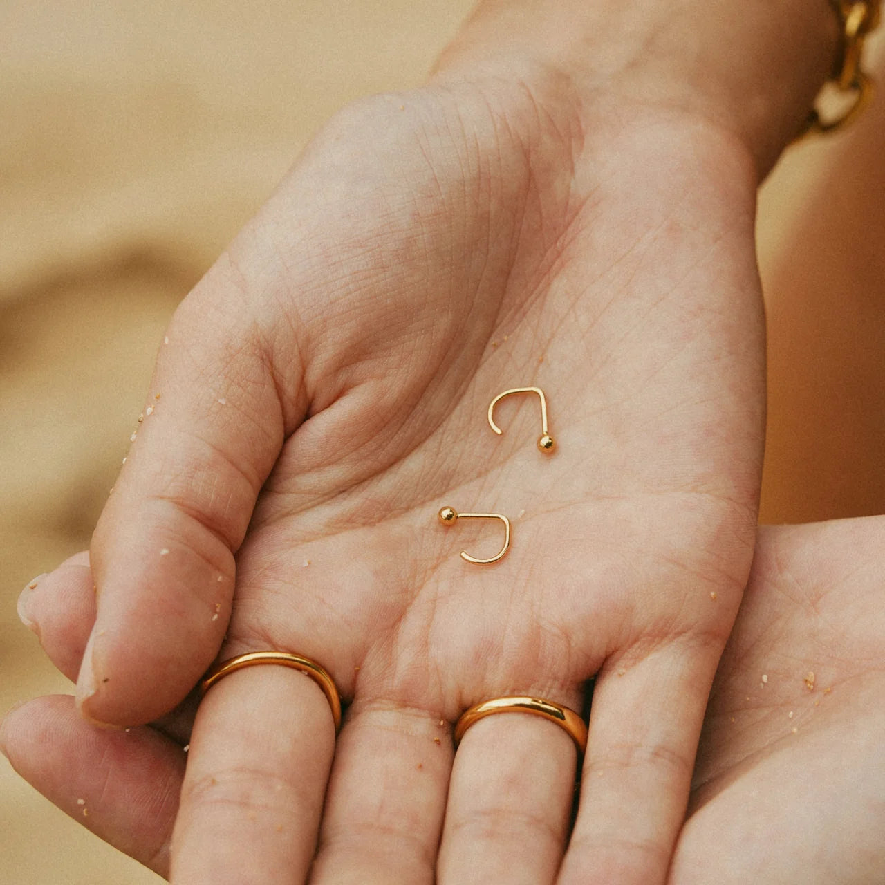 Ray Dot Comfort Earrings