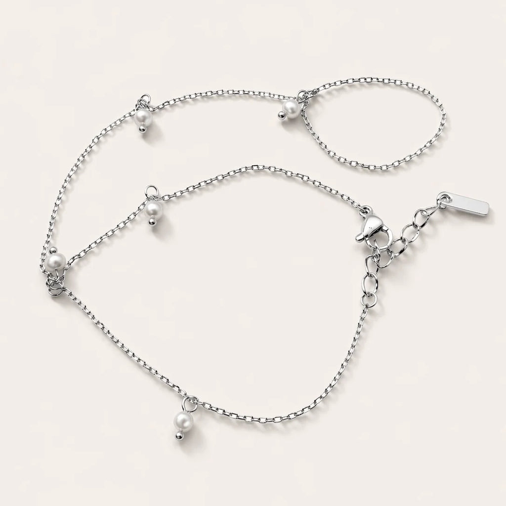 Capri Pearl Hand Chain
