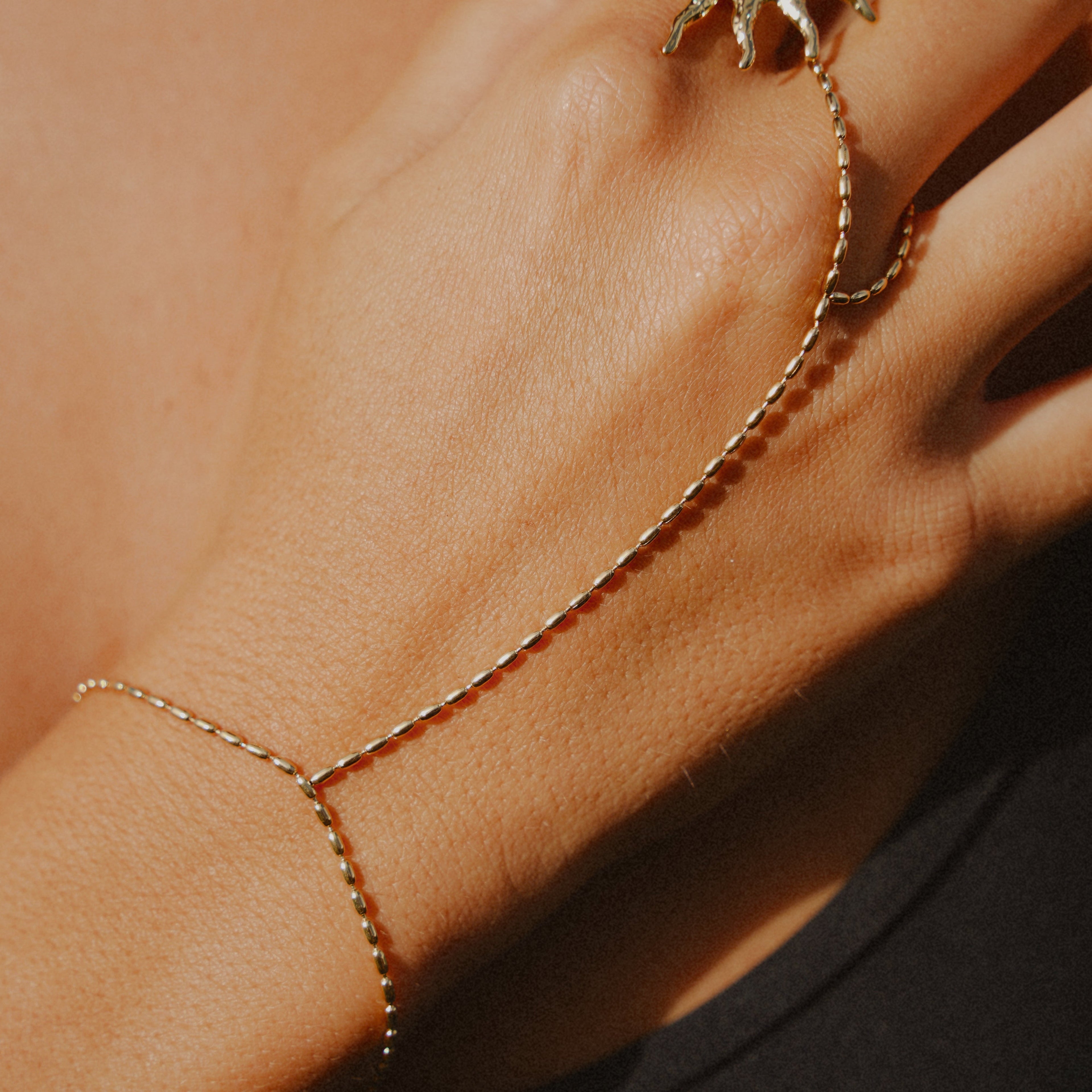 Zahara Handchain
